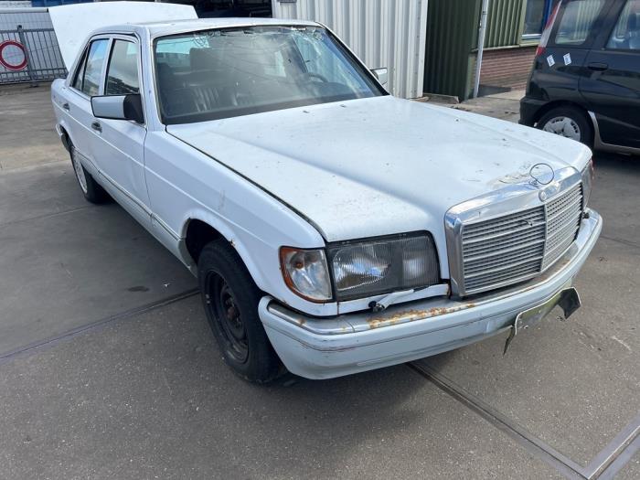 Mercedes S 420 SE,SEL Salvage vehicle (1985, White)