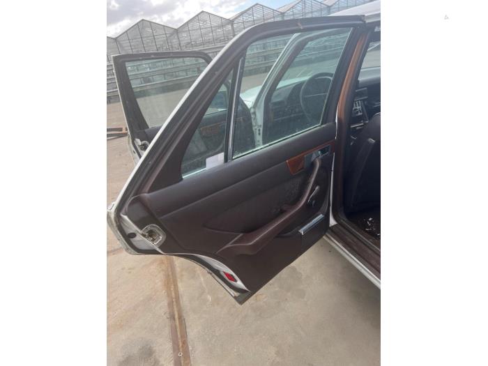 Mercedes S 420 SE,SEL Salvage vehicle (1985, White)