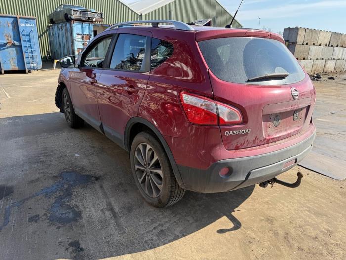 Nissan Qashqai 1.6 16V Salvage vehicle (2010, Red)