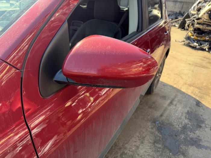 Nissan Qashqai 1.6 16V Salvage vehicle (2010, Red)