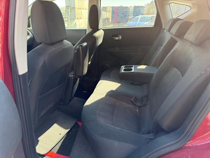 Nissan Qashqai 1.6 16V Salvage vehicle (2010, Red)