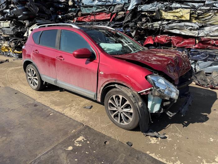 Nissan Qashqai 1.6 16V Salvage vehicle (2010, Red)