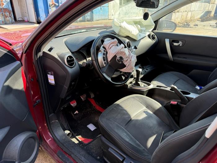 Nissan Qashqai 1.6 16V Salvage vehicle (2010, Red)