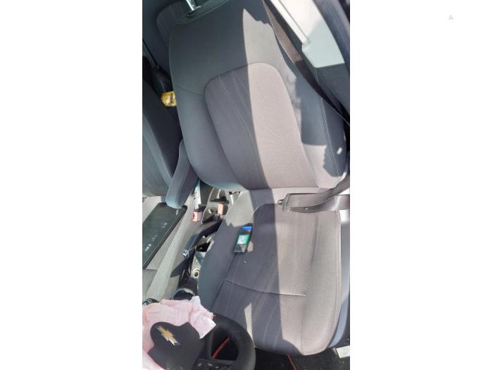 Chevrolet Aveo 1.3 D 16V Skrotfordon (2012, ZWART)