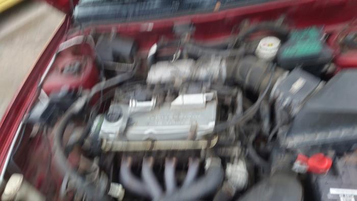 Mitsubishi Carisma 1.6i 16V Samochód złomowany (2000, Czerwony)