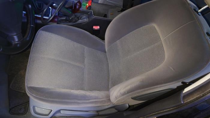 Peugeot 407 1.8 16V Skrotfordon (2008, ZWART)