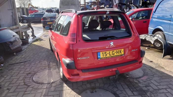 Peugeot 206 SW 1.4 Skrotfordon (2003, ROOD)