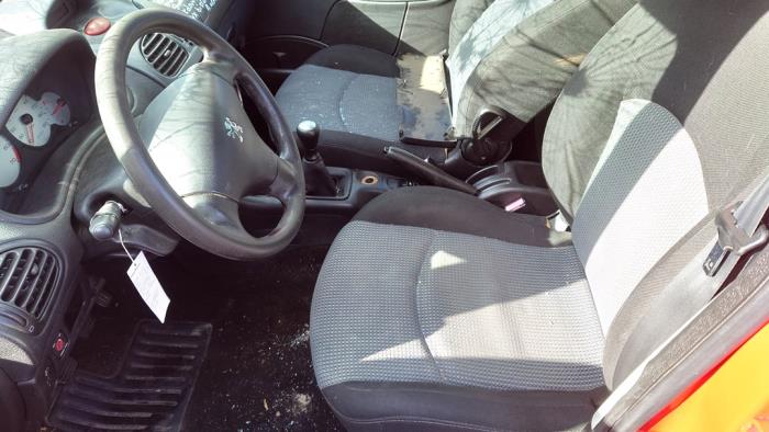 Peugeot 206 SW 1.4 Skrotfordon (2003, ROOD)