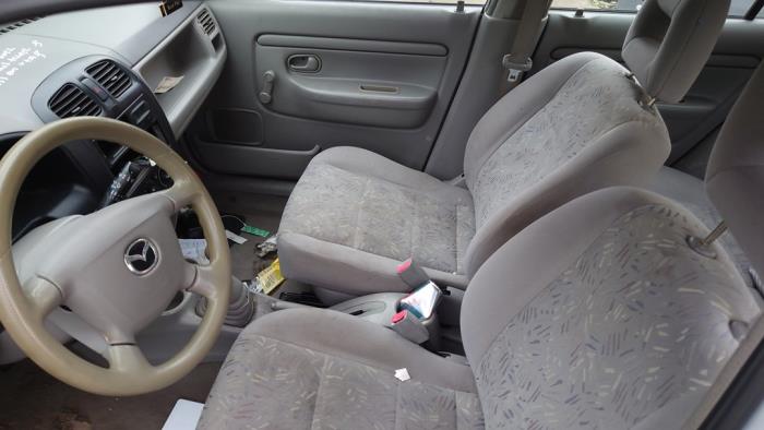 Mazda Demio 1.3 16V Sloopvoertuig (2000, Grijs)