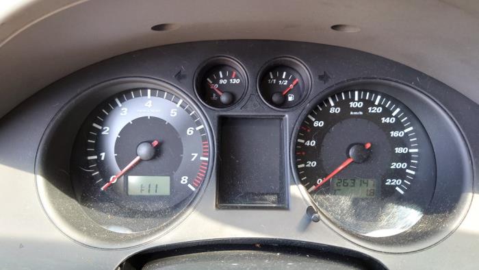 Seat Cordoba 1.4 16V Samochód złomowany (2003, Zielony)