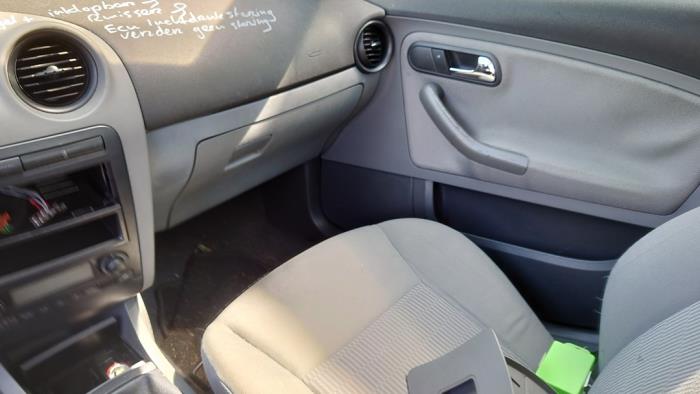 Seat Cordoba 1.4 16V Samochód złomowany (2003, Zielony)