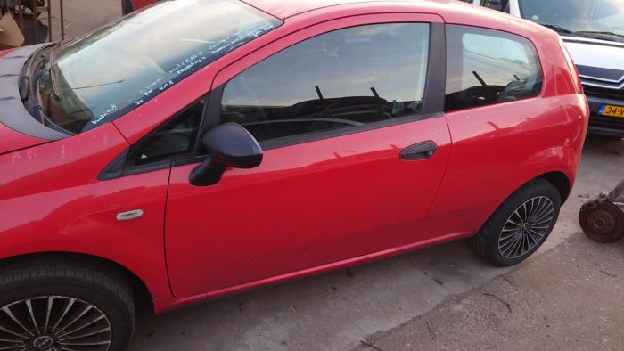 Fiat Grande Punto 1.2 Skrotfordon (2006, ROOD)