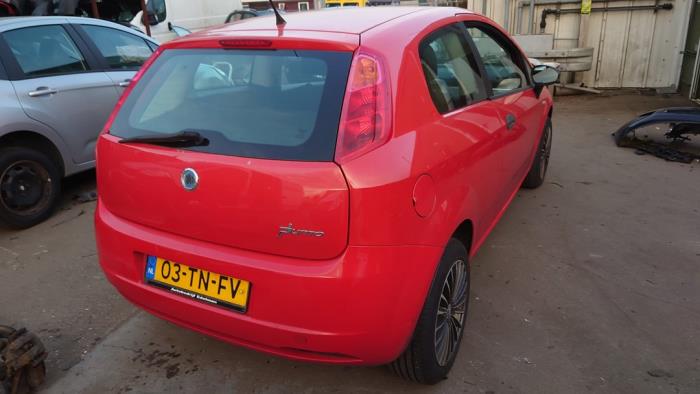 Fiat Grande Punto 1.2 Skrotfordon (2006, ROOD)