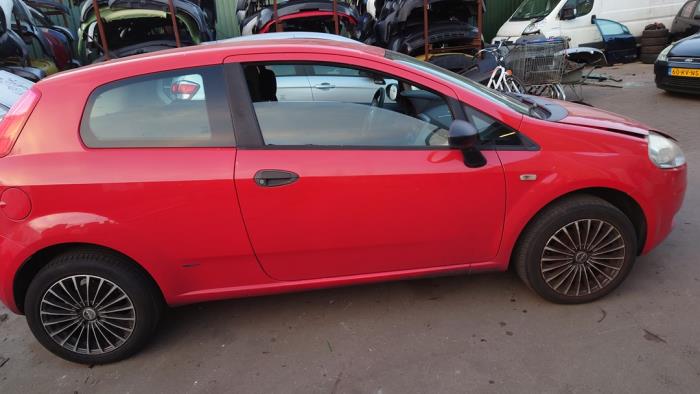 Fiat Grande Punto 1.2 Skrotfordon (2006, ROOD)