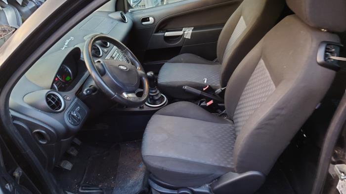 Ford Fiesta 5 1.3 Samochód złomowany (2005, Czarny)