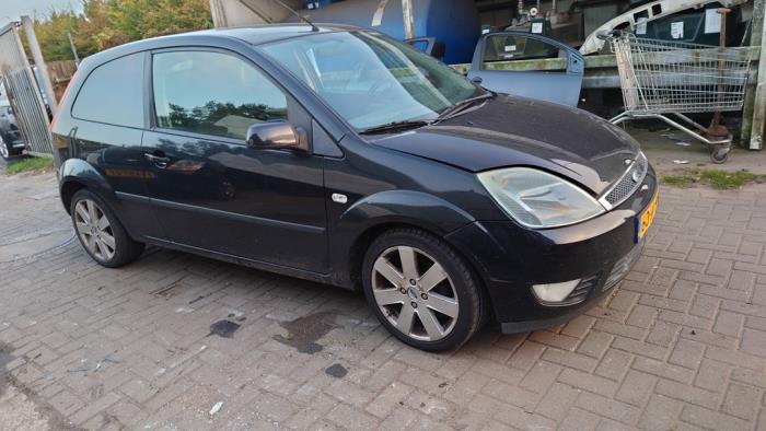 Ford Fiesta 5 1.3 Samochód złomowany (2005, Czarny)