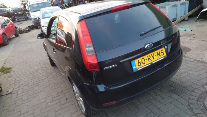 Ford Fiesta 5 1.3 Samochód złomowany (2005, Czarny)