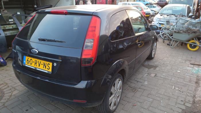 Ford Fiesta 5 1.3 Samochód złomowany (2005, Czarny)