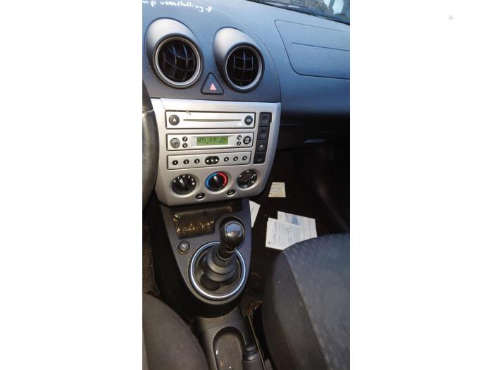 Ford Fiesta 5 1.3 Samochód złomowany (2005, Czarny)