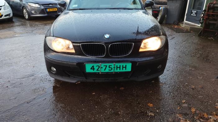 BMW 1 serie 118d 16V Skrotfordon (2004, ZWART)