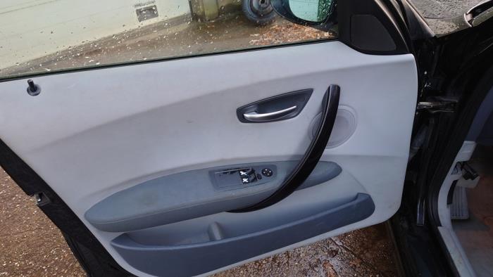 BMW 1 serie 118d 16V Skrotfordon (2004, ZWART)