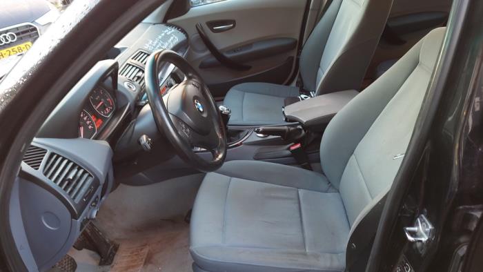 BMW 1 serie 118d 16V Skrotfordon (2004, ZWART)