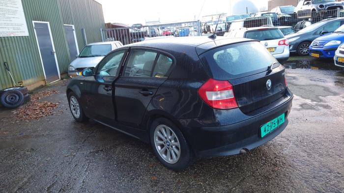 BMW 1 serie 118d 16V Skrotfordon (2004, ZWART)