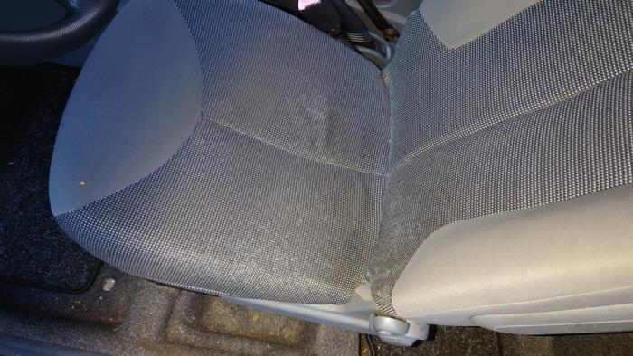 Peugeot 107 1.0 12V Skrotfordon (2006, ZWART)