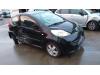 Peugeot 107 1.0 12V Skrotfordon (2006, ZWART)