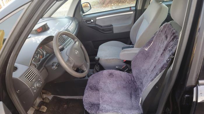 Opel Meriva 1.6 16V Samochód złomowany (2003, Czarny)