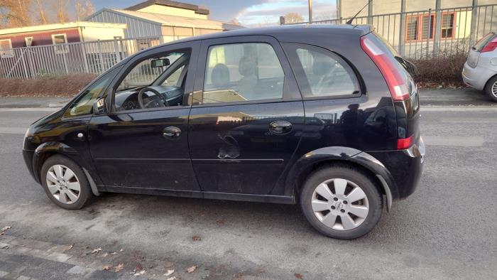Opel Meriva 1.6 16V Samochód złomowany (2003, Czarny)