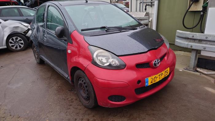 Toyota Aygo 1.0 12V VVT-i Sloopvoertuig (2007, Grijs)