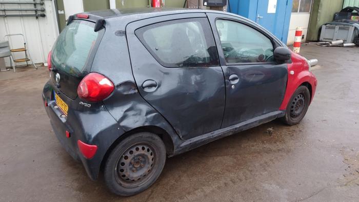 Toyota Aygo 1.0 12V VVT-i Sloopvoertuig (2007, Grijs)