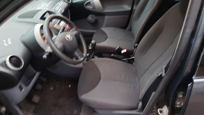 Toyota Aygo 1.0 12V VVT-i Sloopvoertuig (2007, Grijs)