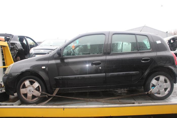 Renault Clio II 1.2 16V Skrotfordon (2003)