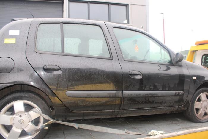 Renault Clio II 1.2 16V Skrotfordon (2003)