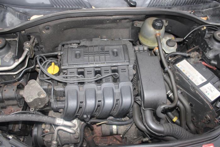 Renault Clio II 1.2 16V Skrotfordon (2003)