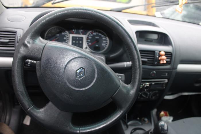 Renault Clio II 1.2 16V Skrotfordon (2003)