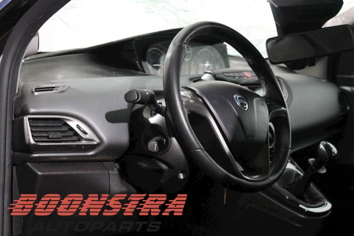 Lancia Ypsilon 0.9 TwinAir 85 Skrotfordon (2011, BLAUW)