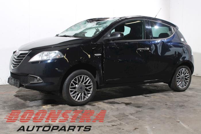 Lancia Ypsilon 0.9 TwinAir 85 Skrotfordon (2011, BLAUW)