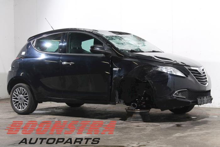 Lancia Ypsilon 0.9 TwinAir 85 Skrotfordon (2011, BLAUW)