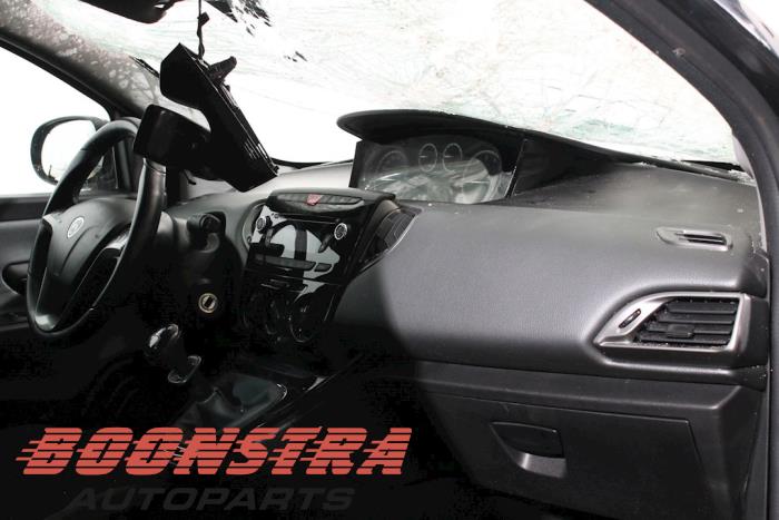 Lancia Ypsilon 0.9 TwinAir 85 Skrotfordon (2011, BLAUW)