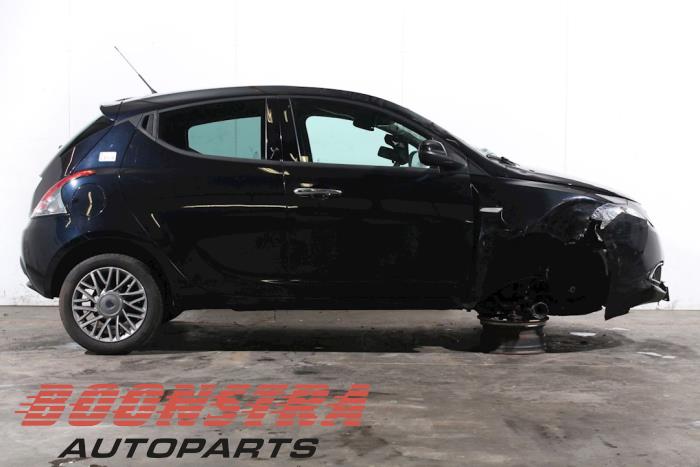 Lancia Ypsilon 0.9 TwinAir 85 Skrotfordon (2011, BLAUW)