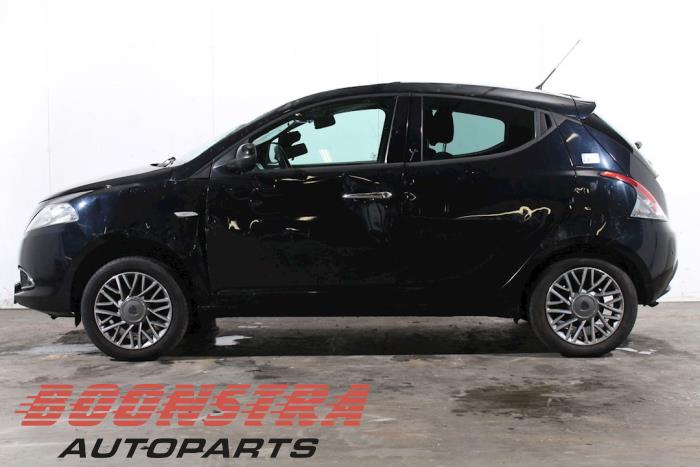 Lancia Ypsilon 0.9 TwinAir 85 Skrotfordon (2011, BLAUW)
