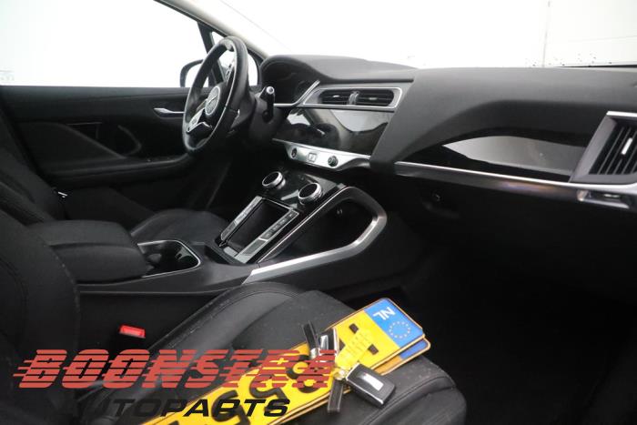 Jaguar I-Pace EV400 AWD Skrotfordon (2019, GRIJS)