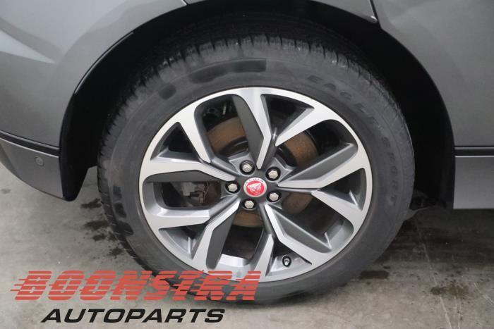 Jaguar I-Pace EV400 AWD Skrotfordon (2019, GRIJS)