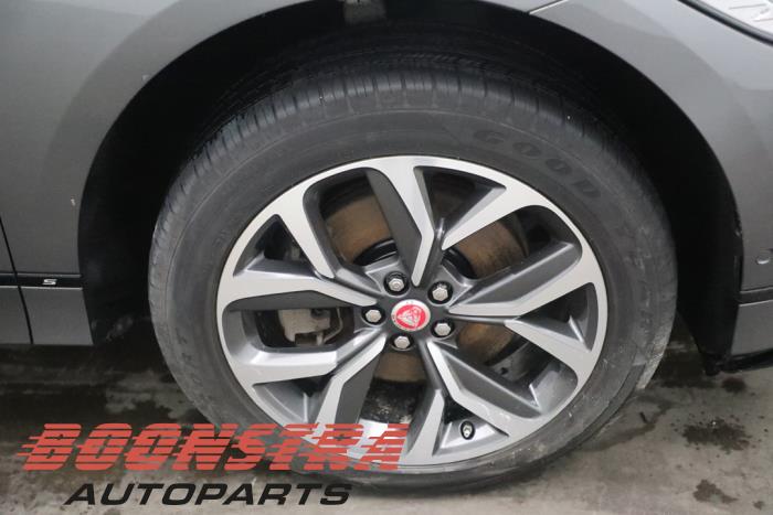 Jaguar I-Pace EV400 AWD Skrotfordon (2019, GRIJS)