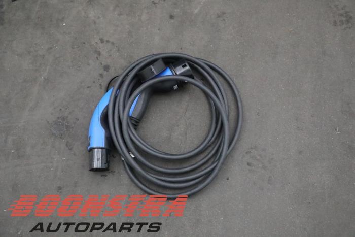 Jaguar I-Pace EV400 AWD Skrotfordon (2019, GRIJS)