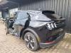 Ford Mustang Mach-E 75kWh RWD, 98kWh Extended RWD Skrotfordon (2024, ZWART)