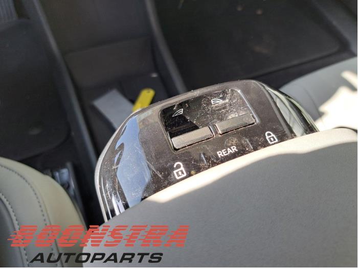 Volvo EX30 Single Motor Extended Range 69 kWh Sloopvoertuig (2024, Geel)